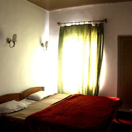 Butterfly Hotel Srinagar  Exterior photo