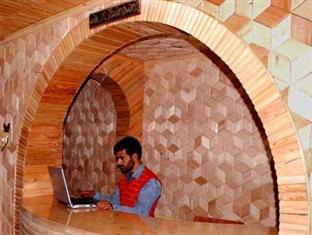 Butterfly Hotel Srinagar  Exterior photo